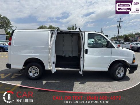 Used 2021 Chevrolet Express 2500 w/ Driver Convenience Package image 9