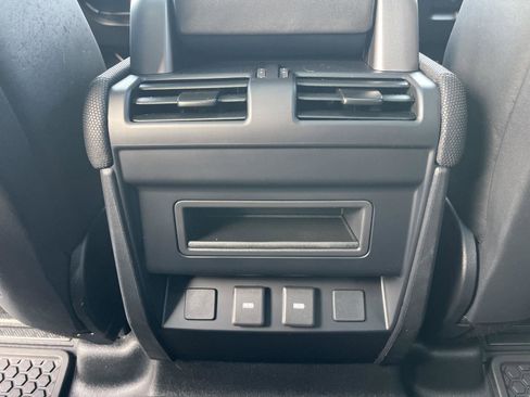 Used 2023 Land Rover Defender 110 X-Dynamic SE image 16