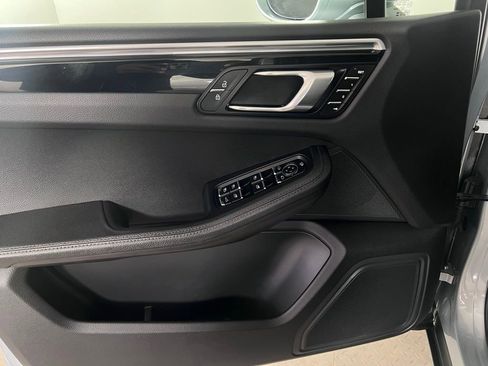 Certified 2024 Porsche Macan image 29