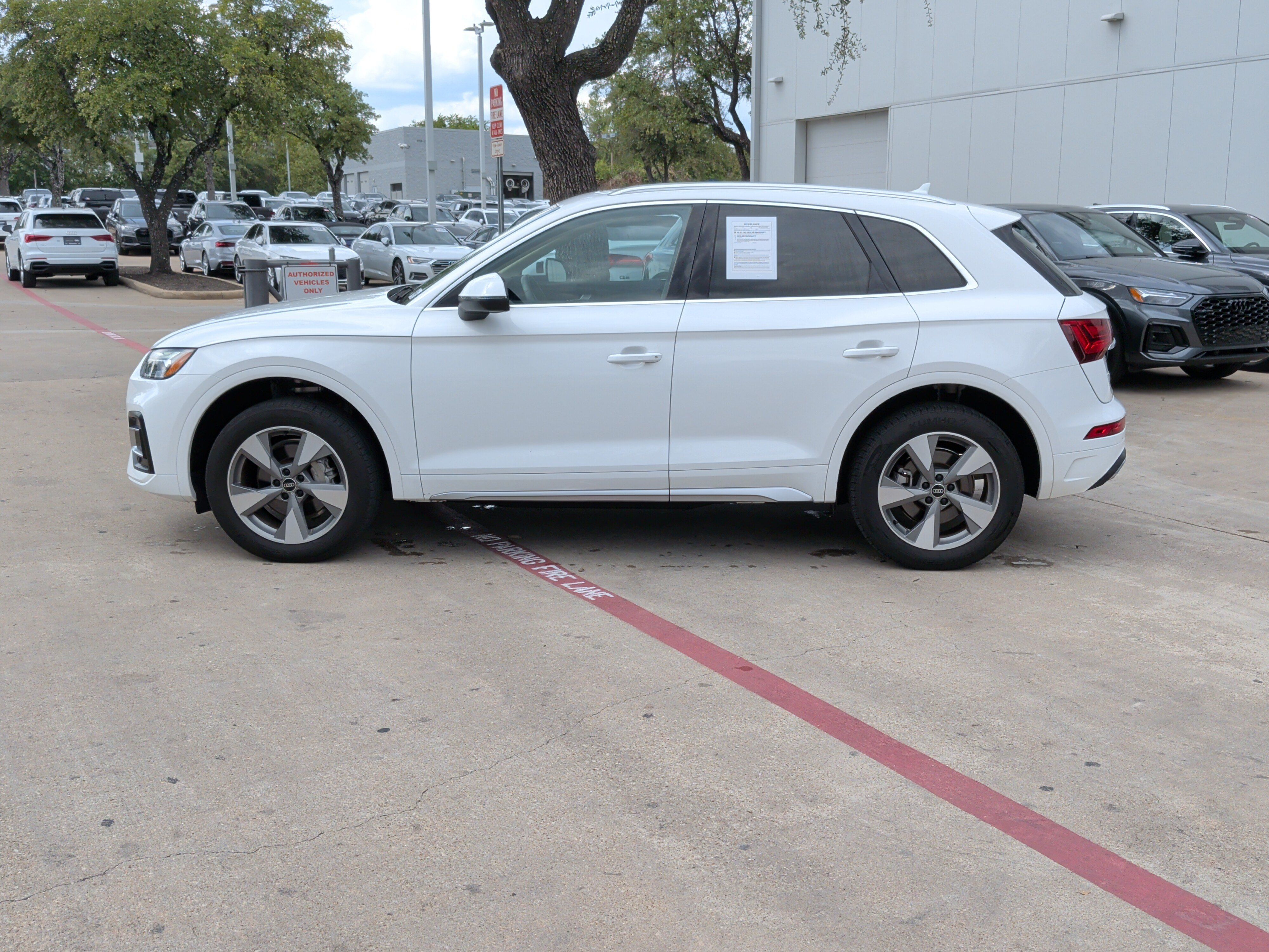 Used 2023 Audi Q5 2.0T Premium w/ Convenience Package AWD/4WD image 7