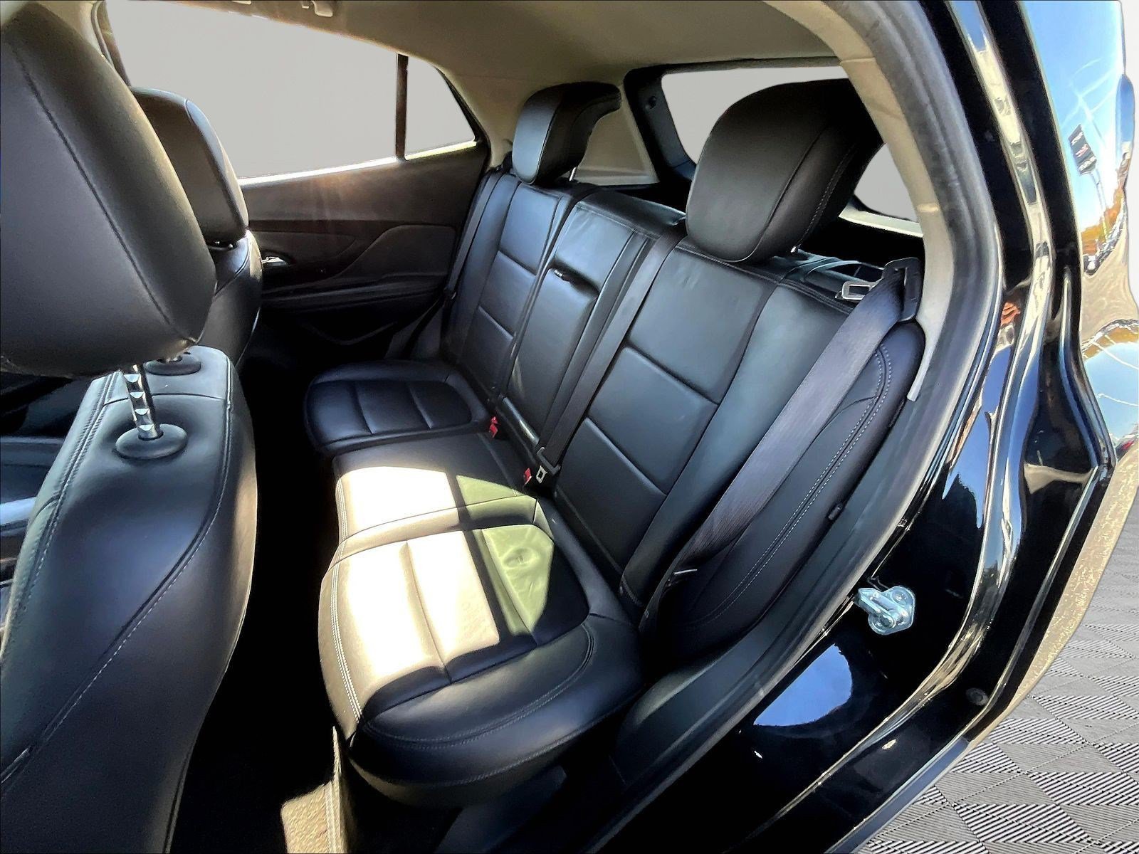 Used 2020 Buick Encore Essence FWD image 22