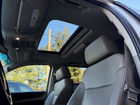 Used 2015 Chevrolet Suburban LTZ image 15