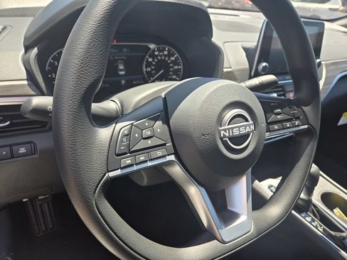 New 2026 Nissan Altima 2.5 SV FWD image 11