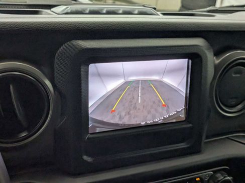 Used 2023 Jeep Wrangler Unlimited image 30