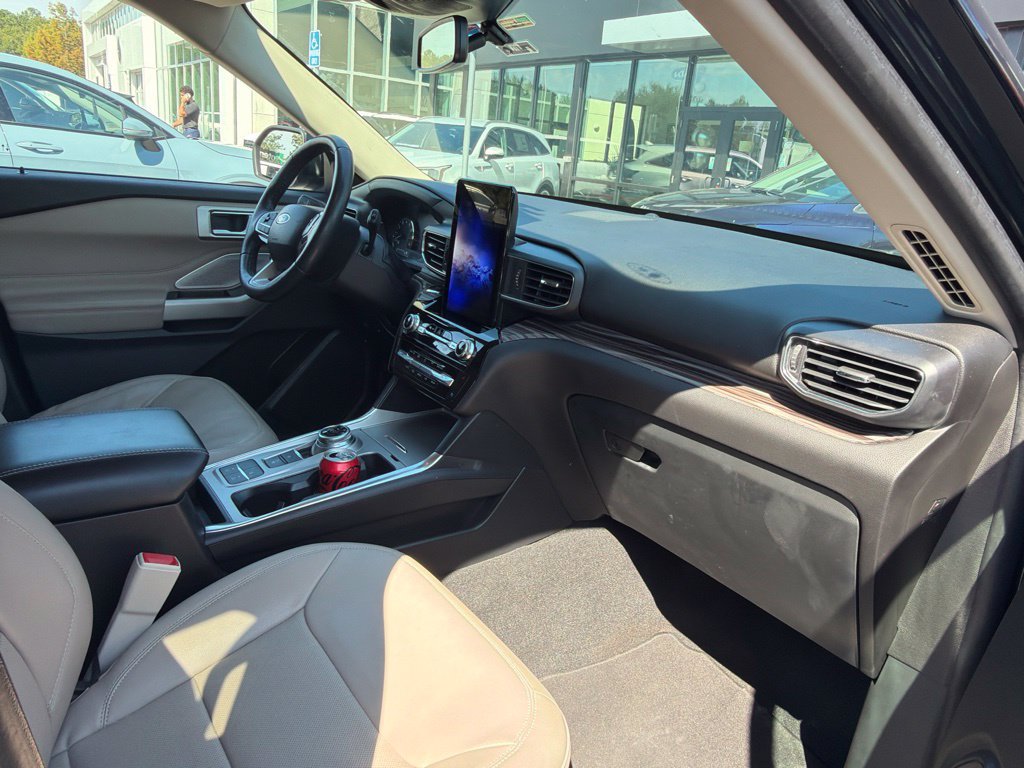 Used 2023 Ford Explorer Limited w/ Limited Technology Package RWD image 14
