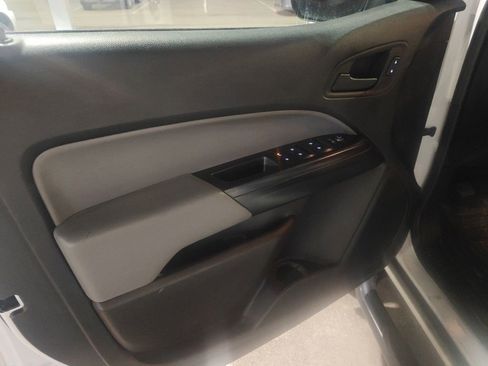 Used 2020 Chevrolet Colorado W/T w/ WT Convenience Package image 8