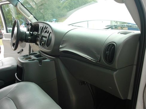 Used 2003 Ford E-250 and Econoline 250 Extended RWD image 26