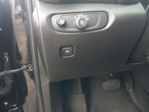 Used 2020 Chevrolet Blazer RS image 35