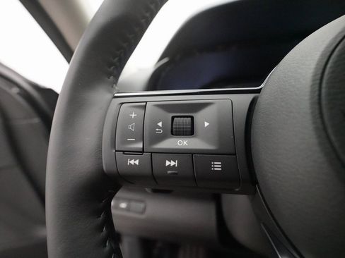 Certified 2025 Nissan Pathfinder SL image 19