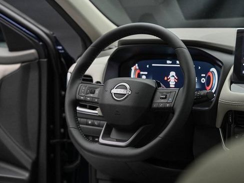 New 2025 Nissan Rogue SL w/ SL Premium Package AWD/4WD image 15