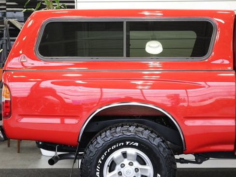 Used 2000 Toyota Tacoma 4x4 Regular Cab image 65