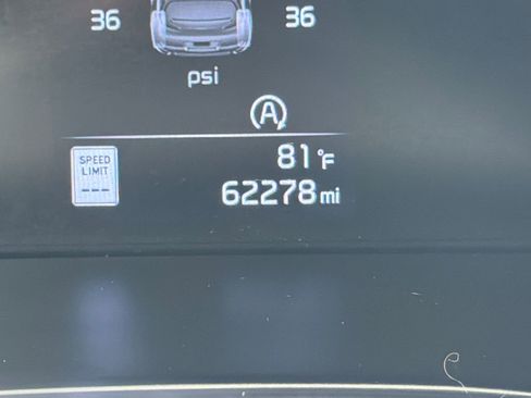 Used 2023 Kia Soul LX w/ LX Technology Package FWD image 27