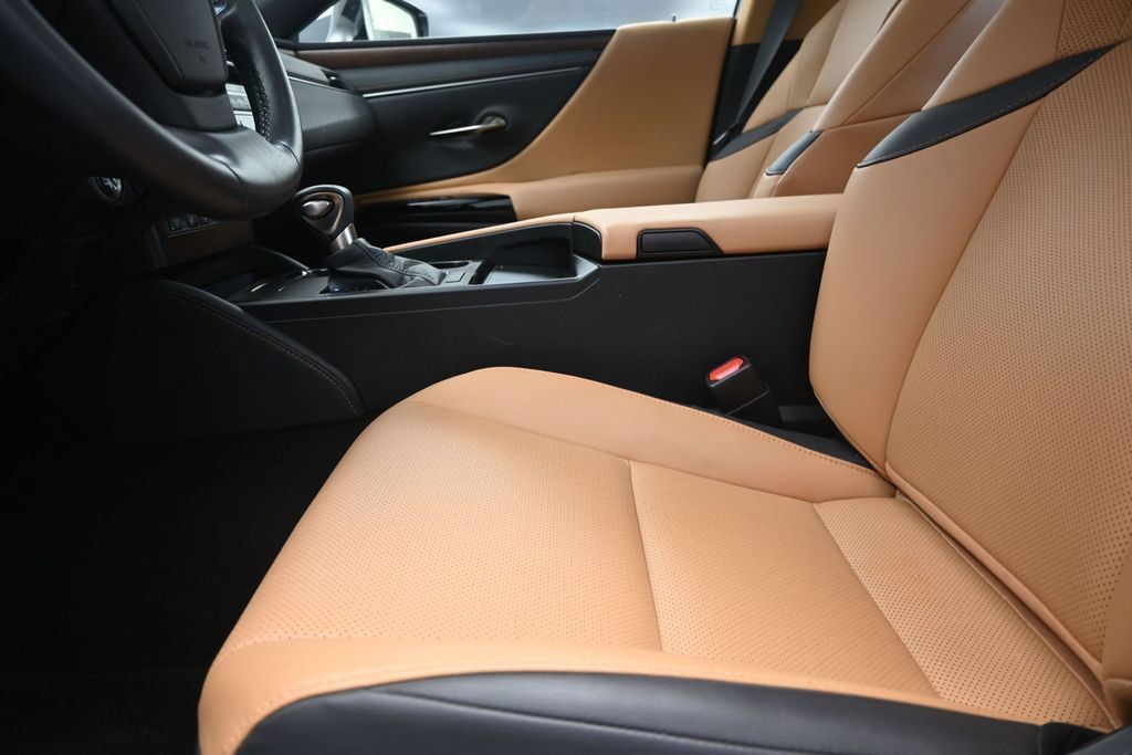 Certified 2024 Lexus ES 350 w/ Premium Package FWD image 13