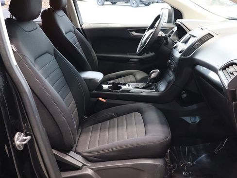 Used 2017 Ford Edge SE image 14