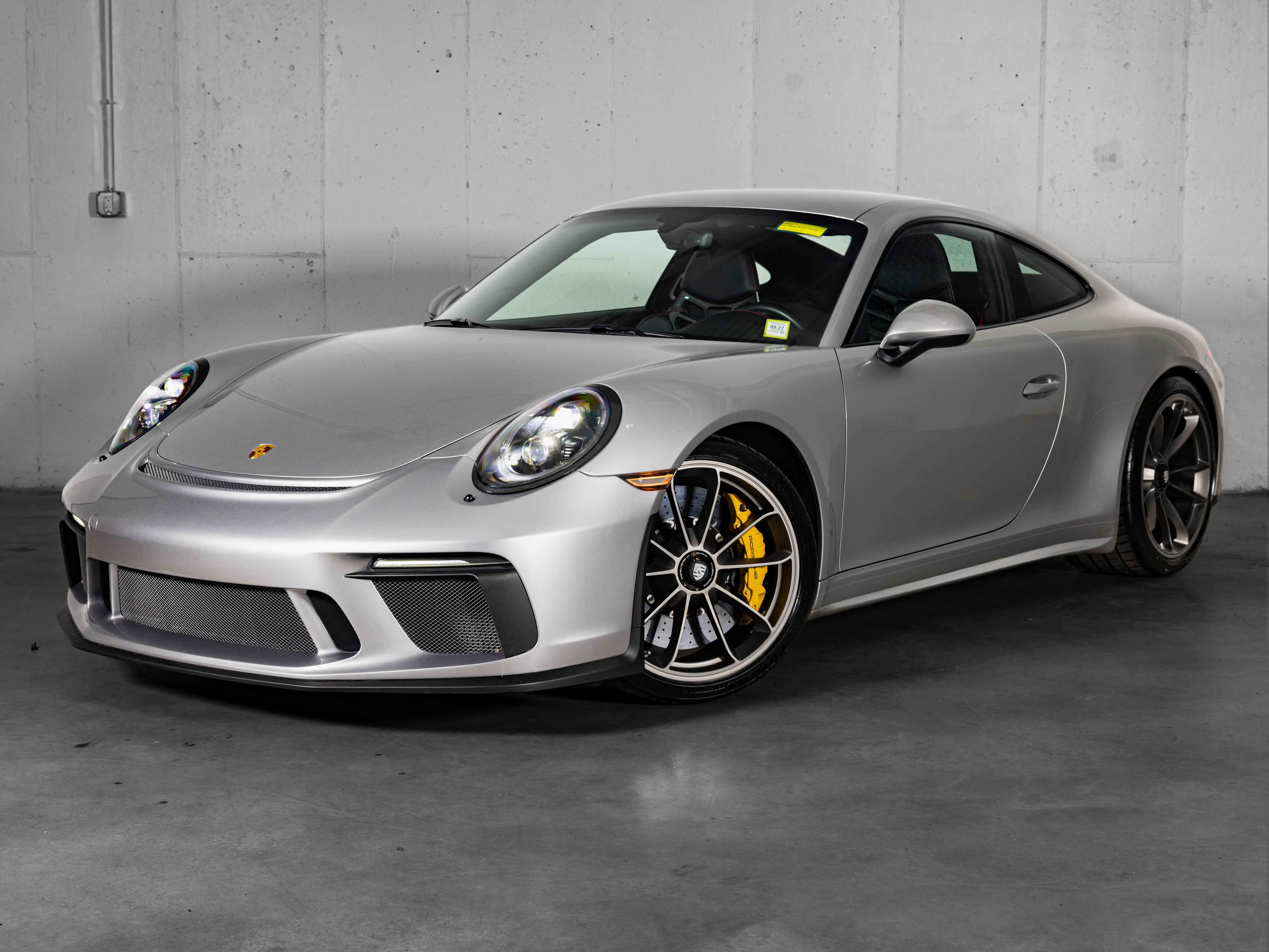 Certified 2019 Porsche 911 GT3 RWD image 1