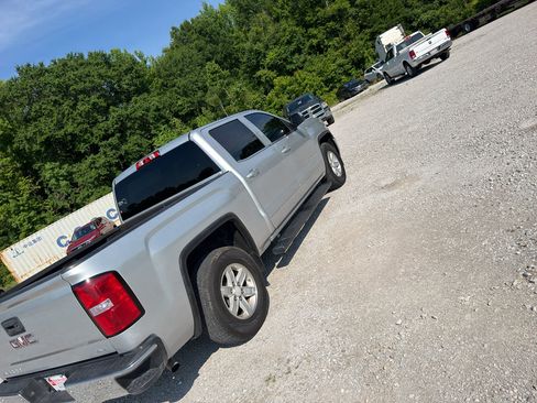 Used 2016 GMC Sierra 1500 SLE w/ SLE Value Package RWD image 4