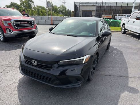 Used 2023 Honda Civic Sport image 2