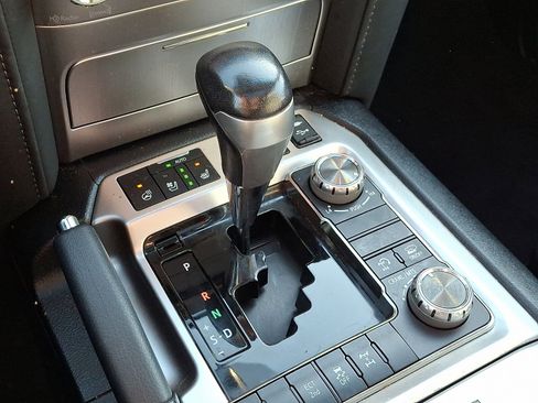 Used 2021 Toyota Land Cruiser image 15