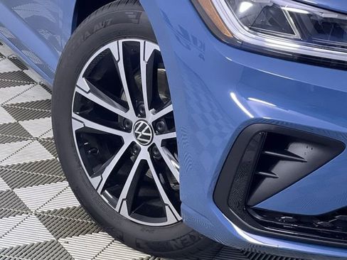 New 2025 Volkswagen Jetta SE image 10