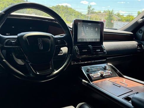 Used 2020 Lincoln Navigator Reserve AWD/4WD image 25