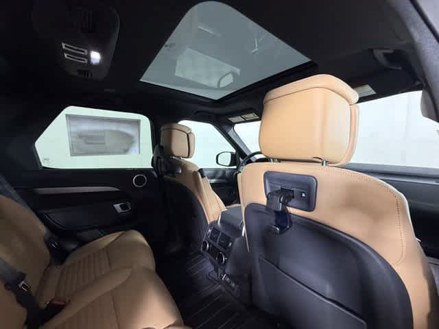 New 2026 Land Rover Discovery Limited Edition AWD/4WD image 28