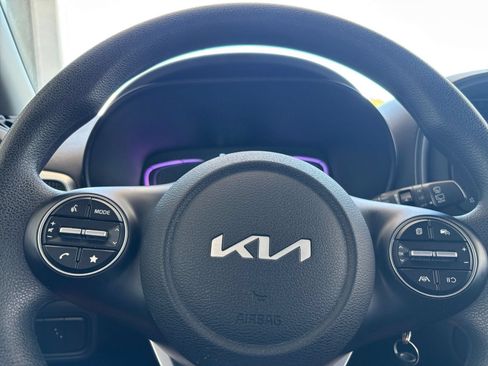 Used 2025 Kia Soul LX w/ LX Technology Package FWD image 27