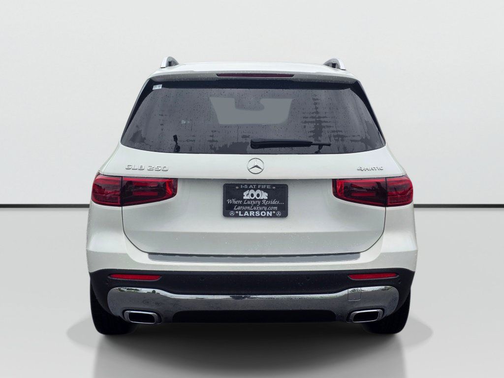 New 2026 Mercedes-Benz GLB 250 4MATIC image 4