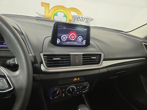 Used 2018 MAZDA MAZDA3 Sport w/ Preferred Equipment Package image 22