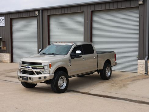 Used 2017 Ford F250 King Ranch w/ King Ranch Ultimate Package image 10