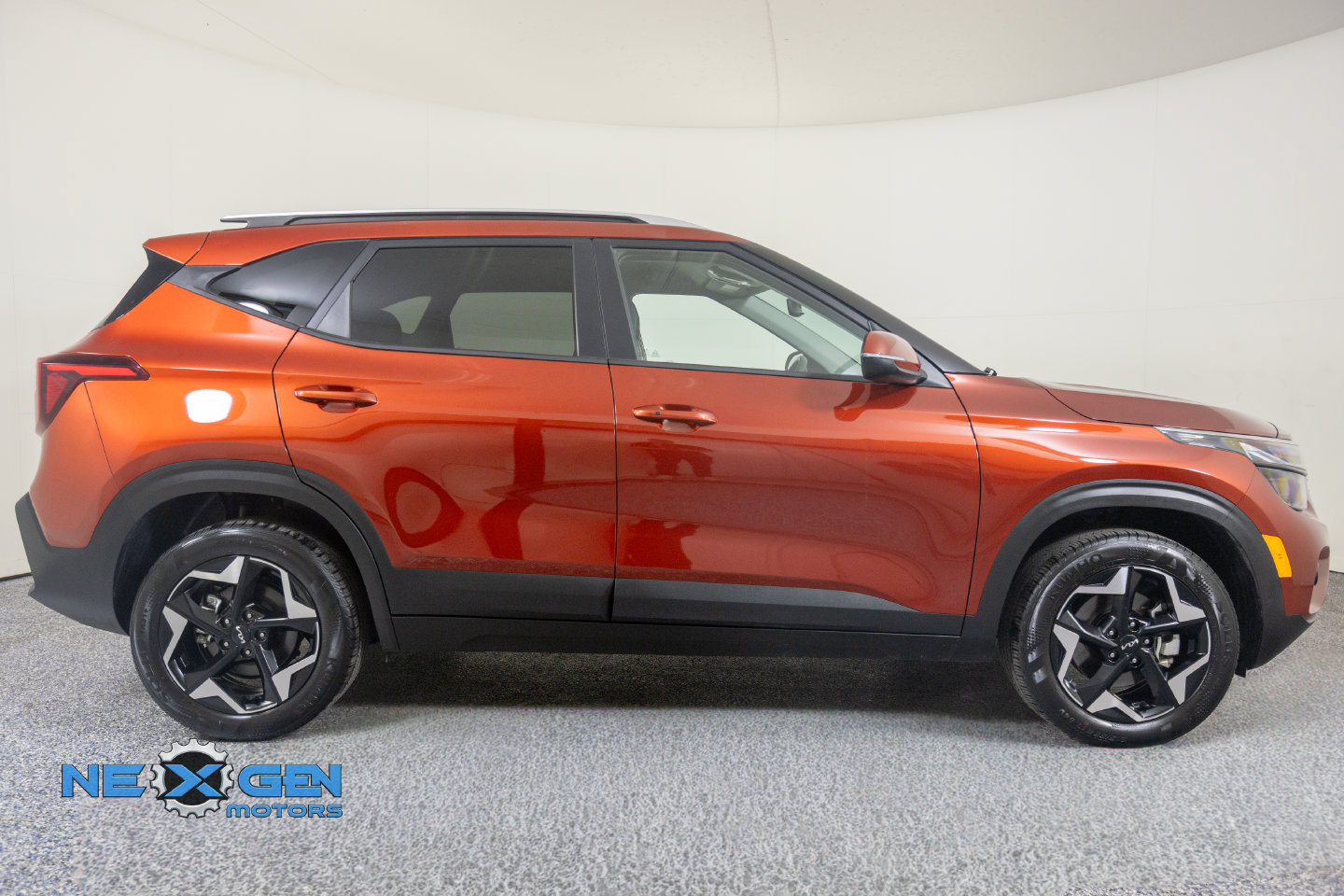 Used 2025 Kia Seltos S AWD/4WD image 36