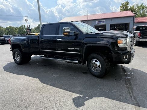 Used 2019 GMC Sierra 3500 Denali w/ Duramax Plus Package AWD/4WD image 4