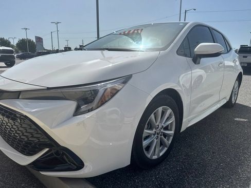 Used 2025 Toyota Corolla SE FWD image 1