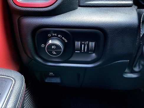 Used 2019 RAM 1500 Rebel AWD/4WD image 16