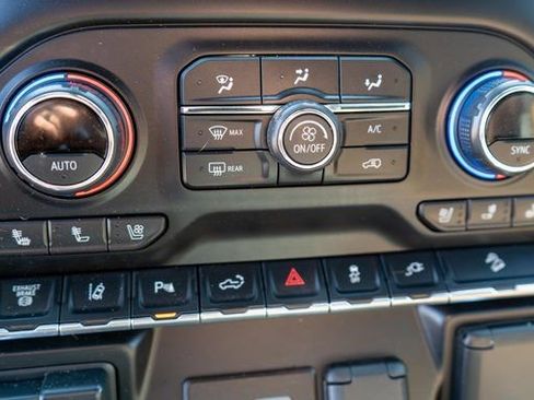 Used 2021 Chevrolet Silverado 2500 LTZ w/ Carhartt Edition AWD/4WD image 35