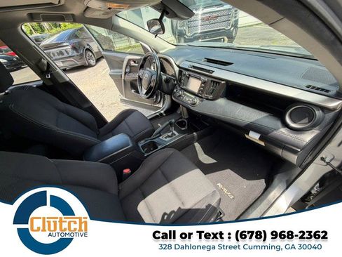 Used 2018 Toyota RAV4 XLE FWD image 11
