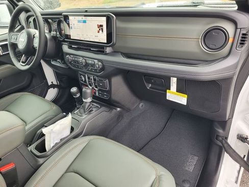 New 2026 Jeep Gladiator Mojave image 17