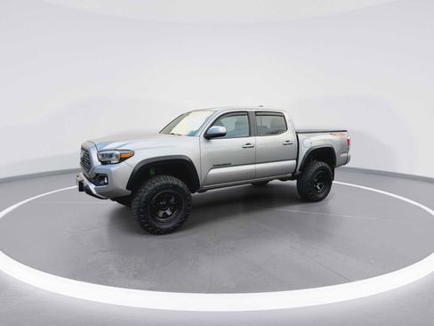 Used 2020 Toyota Tacoma TRD Off-Road image 4