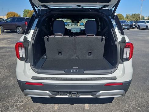 New 2026 Ford Explorer Platinum image 18