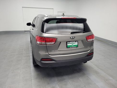 Used 2018 Kia Sorento LX image 6