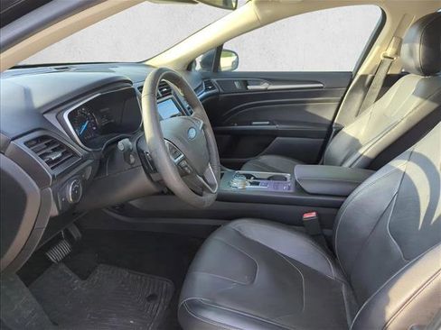 Used 2019 Ford Fusion Titanium FWD image 12