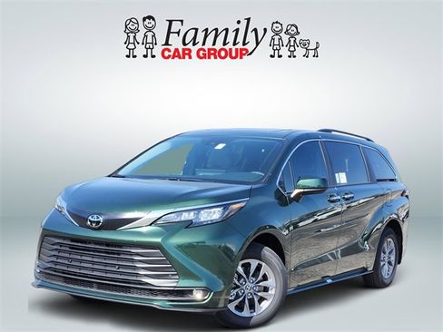New 2026 Toyota Sienna XLE image 1
