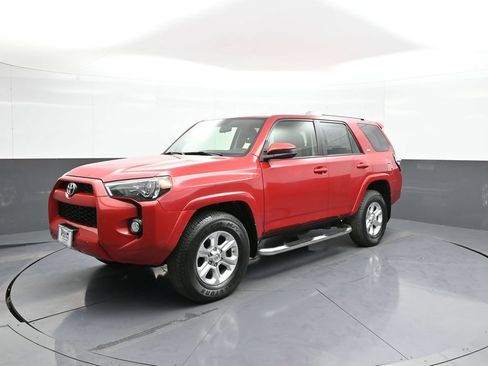 Used 2016 Toyota 4Runner SR5 AWD/4WD image 10