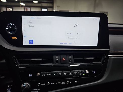 Used 2025 Lexus ES 350 Ultra Luxury image 21