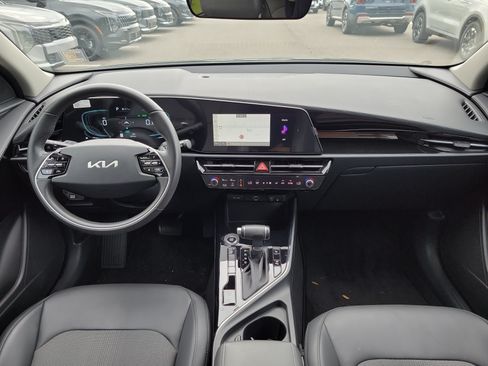 Certified 2025 Kia Niro EX FWD image 15