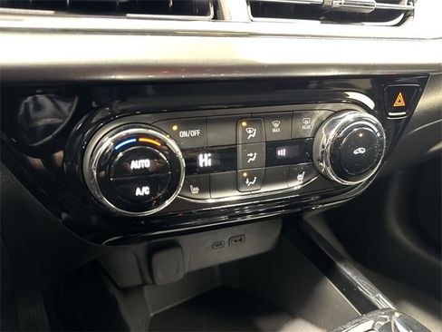 Certified 2025 Chevrolet Trax LT w/ Driver Confidence Package image 19