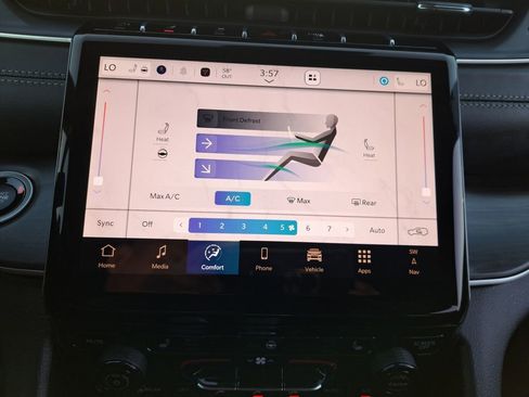 New 2025 Jeep Grand Cherokee Limited image 4