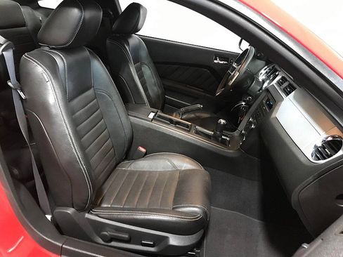 Used 2010 Ford Mustang GT RWD image 14