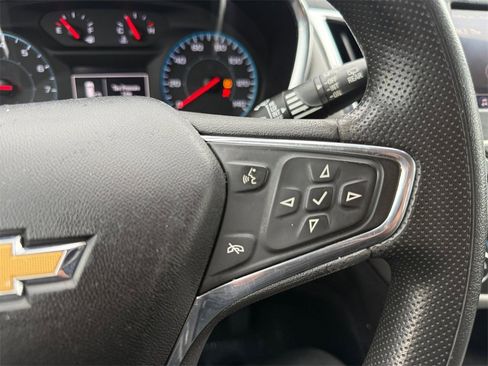 Used 2020 Chevrolet Equinox LS image 22