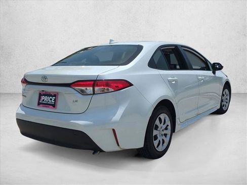 Used 2024 Toyota Corolla LE FWD image 5
