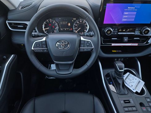 Certified 2026 Toyota Highlander XLE AWD/4WD image 13